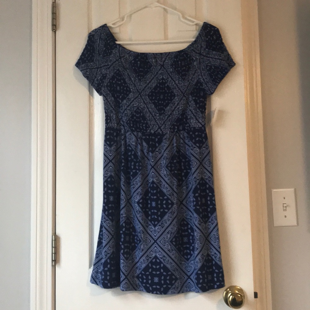 Scoop neck dress
